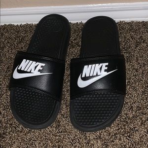 Nike slides no signs of wear